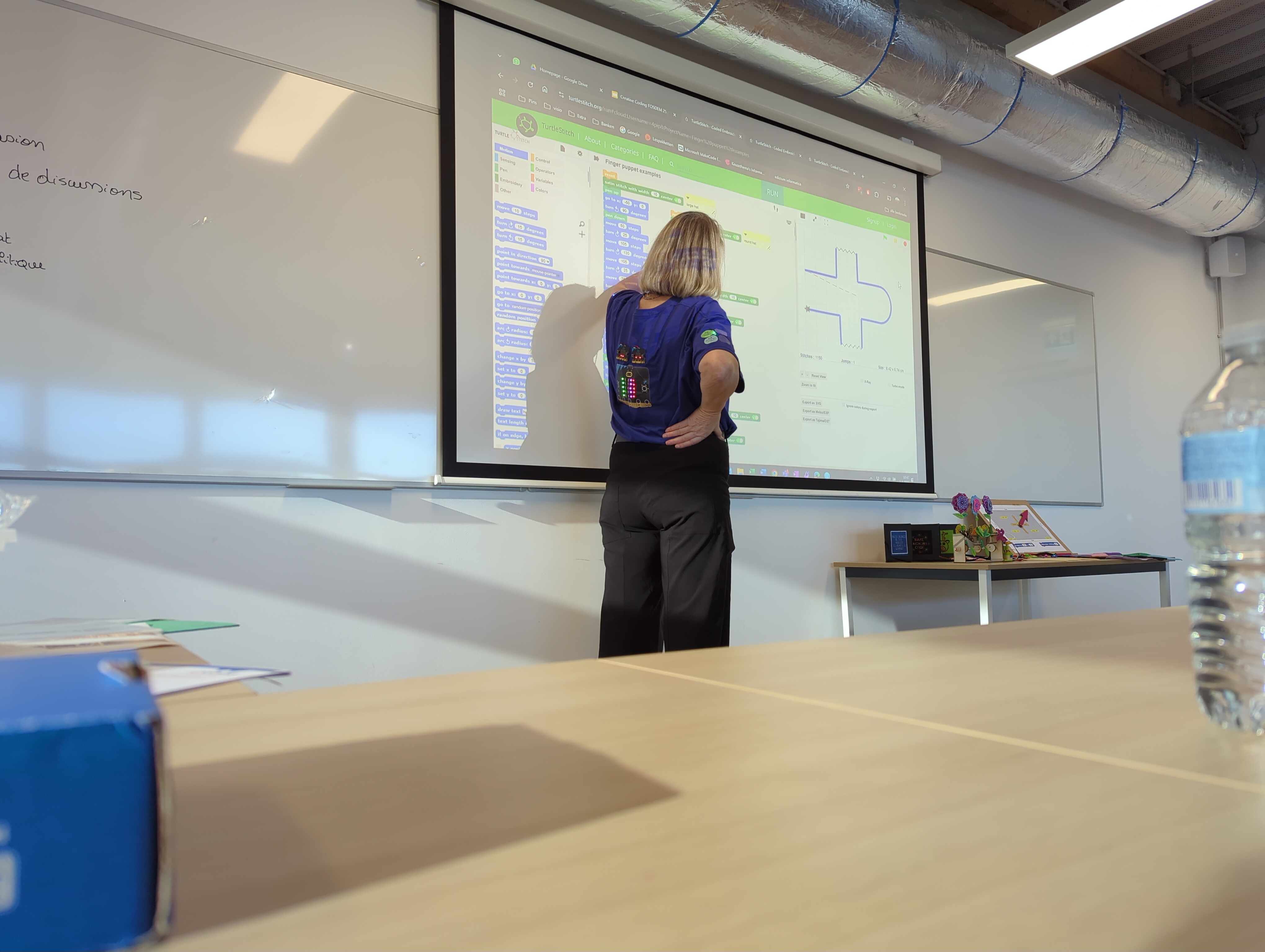 Pauline Maas in impressive electronic t-shirt